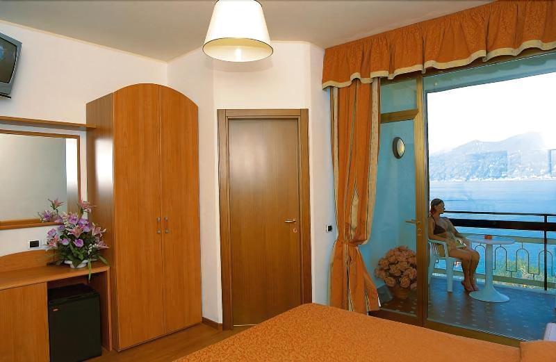 Residence Castelli Brenzone sul Garda Exterior photo