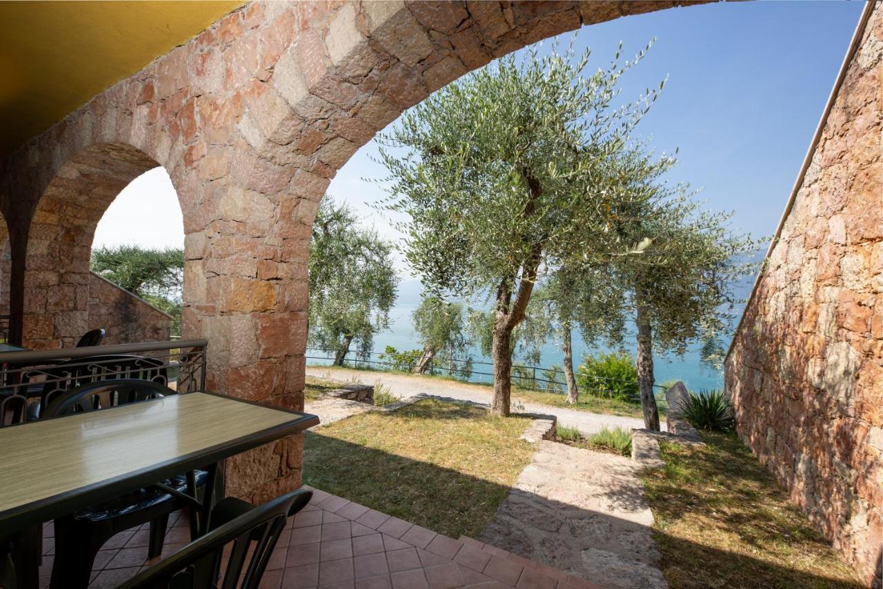 Residence Castelli Brenzone sul Garda Exterior photo