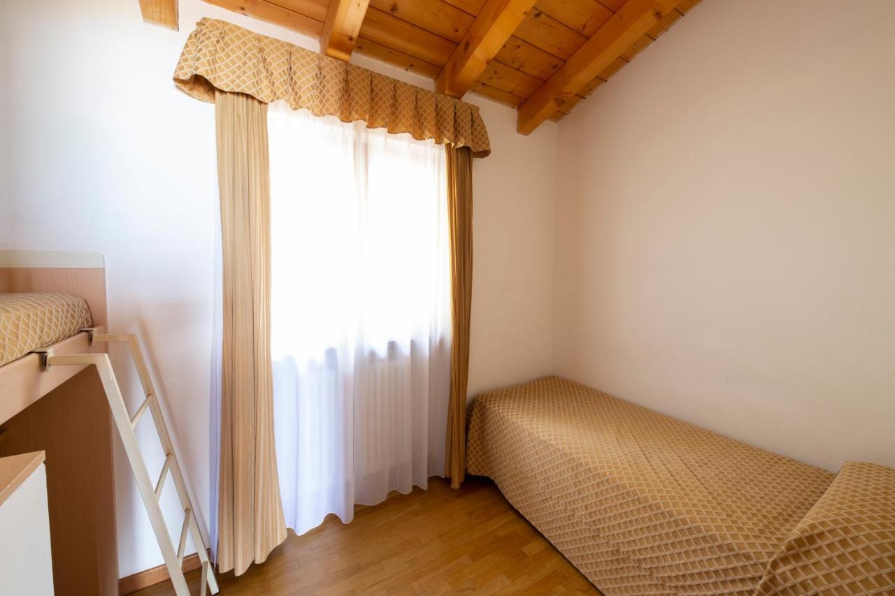 Residence Castelli Brenzone sul Garda Exterior photo