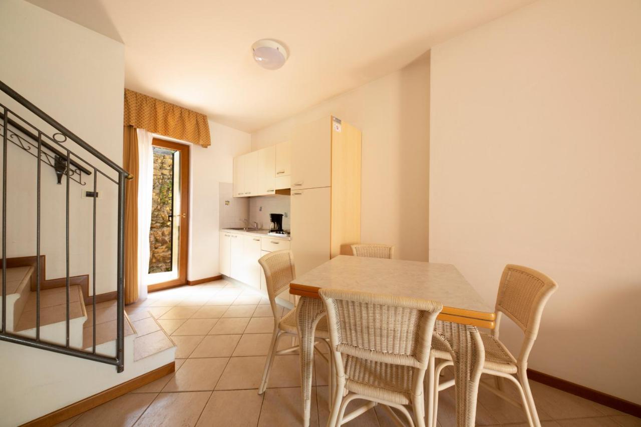 Residence Castelli Brenzone sul Garda Exterior photo