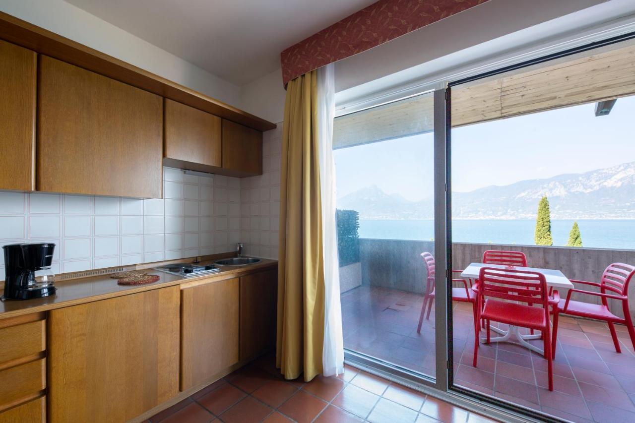 Residence Castelli Brenzone sul Garda Exterior photo