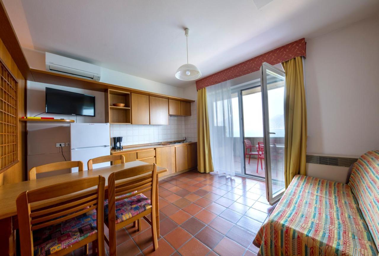 Residence Castelli Brenzone sul Garda Exterior photo