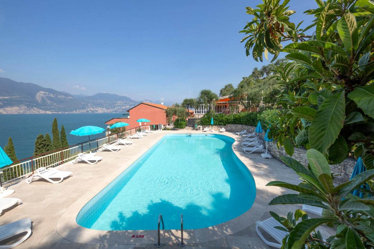 Residence Castelli Brenzone sul Garda Exterior photo