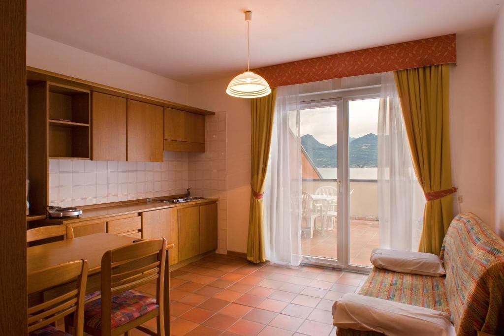 Residence Castelli Brenzone sul Garda Room photo