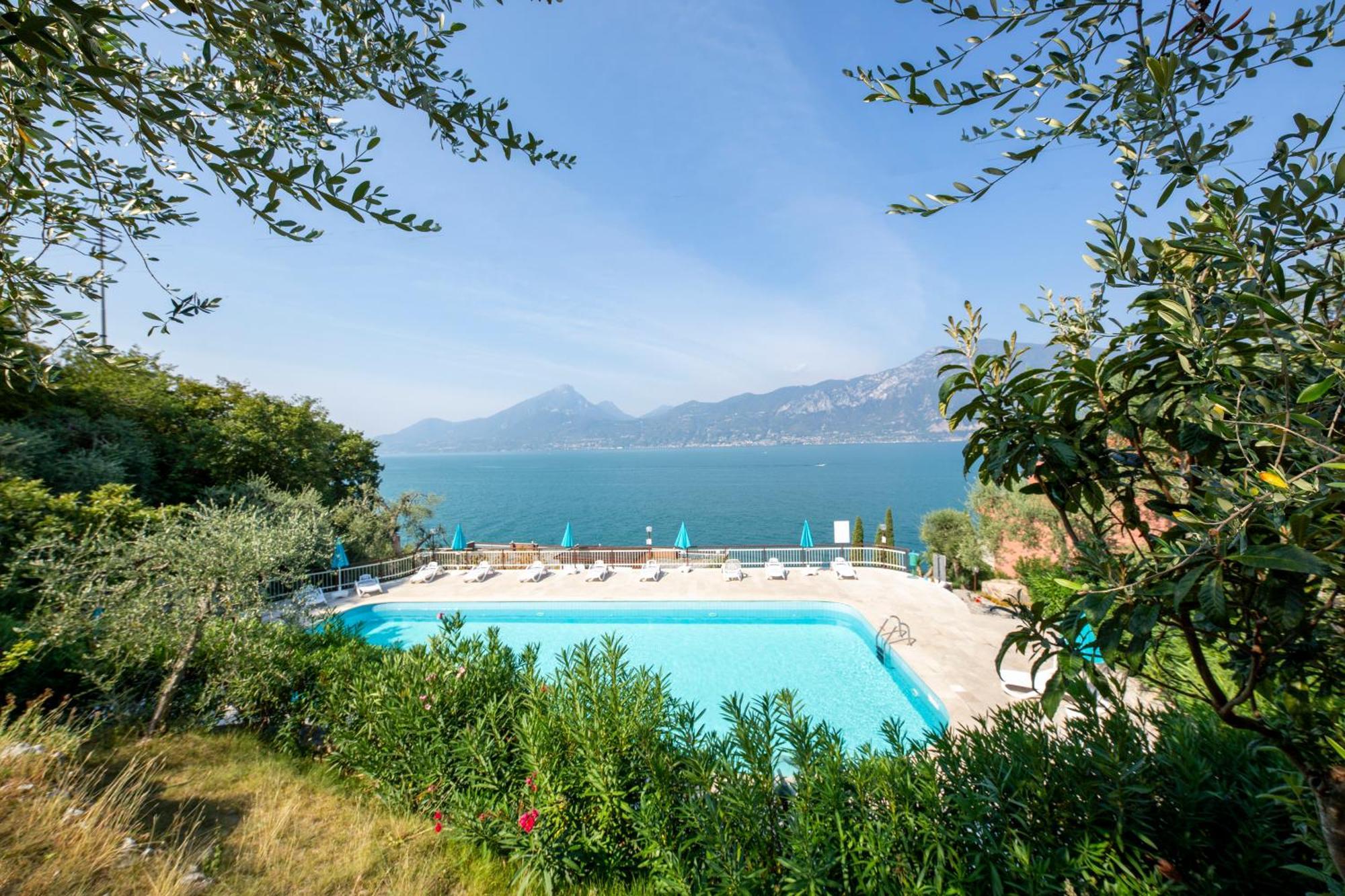 Residence Castelli Brenzone sul Garda Exterior photo