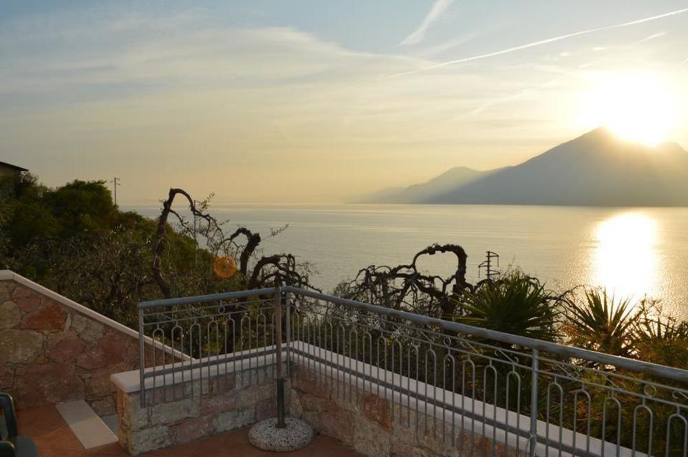 Residence Castelli Brenzone sul Garda Exterior photo