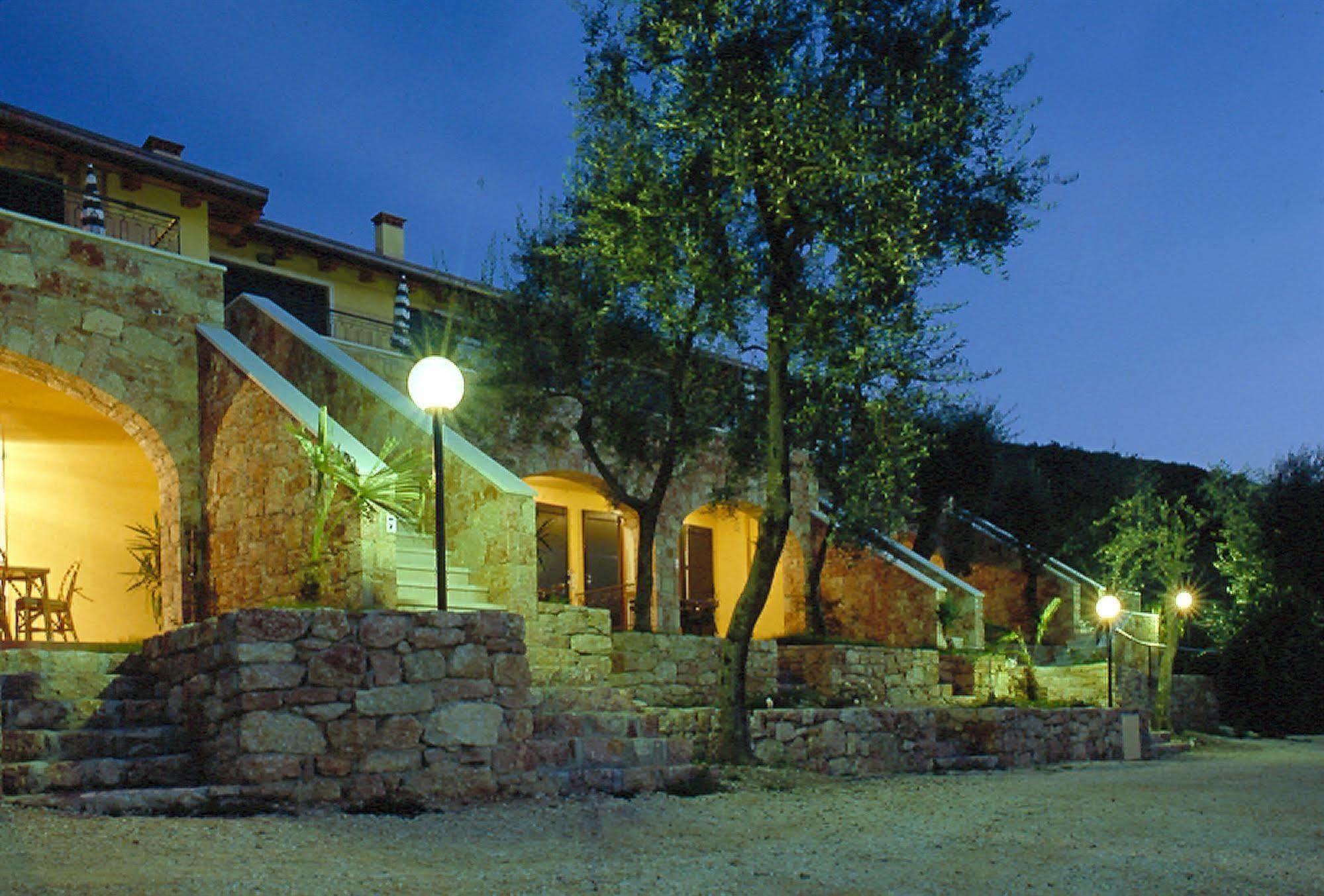 Residence Castelli Brenzone sul Garda Exterior photo