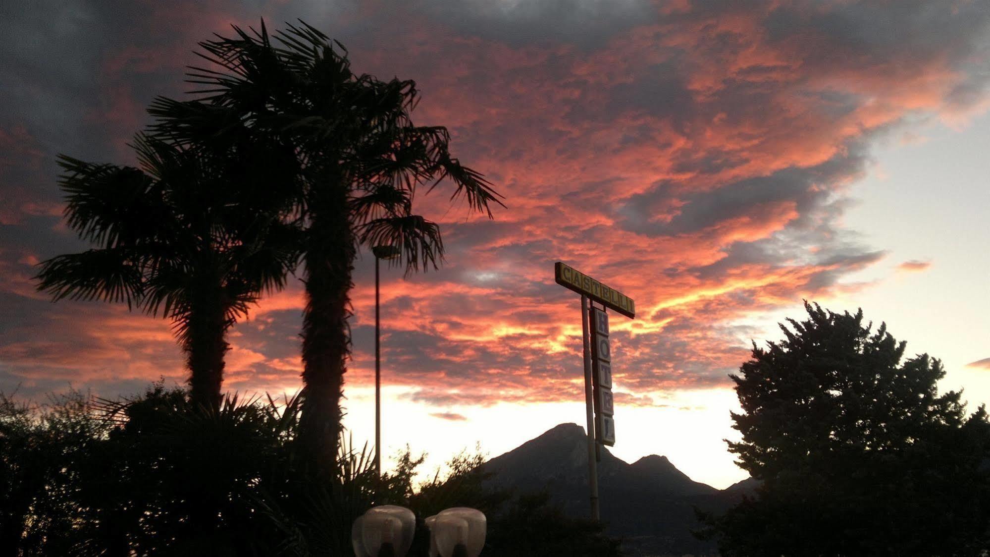 Residence Castelli Brenzone sul Garda Exterior photo