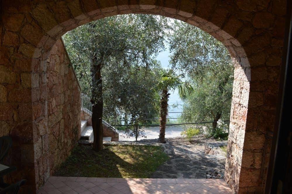 Residence Castelli Brenzone sul Garda Exterior photo